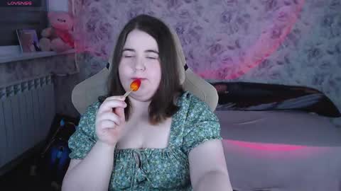 estelle_hicks online show from 20, 5, 2026