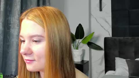 Ester online show from 28, 9, 2025