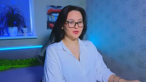 EsterPlayful online show from 21, 11, 2025