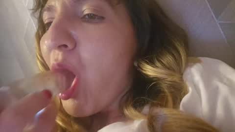 Snapshot of estrellawalters chatting on 26, 5, 2026 estrellawalters online show from 26, 5, 2026