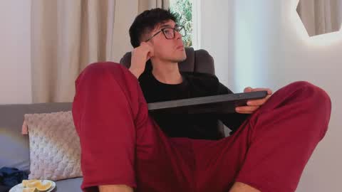 etham_wolf1 online show from 16, 4, 2026