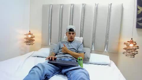 Snapshot of ethan_wolfe chatting on 27, 2, 2026 Mauricio Marin Antia online show from 27, 2, 2026