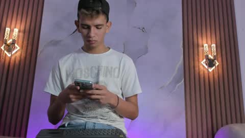 Snapshot of ethanhot_os chatting on 9, 4, 2026 ethanhot_os online show from 9, 4, 2026