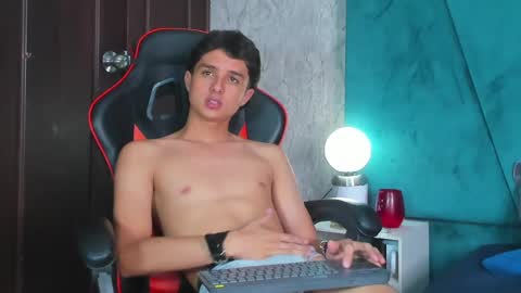 Snapshot of ethanlowell chatting on 27, 1, 2025 ethanlowell online show from 27, 1, 2025