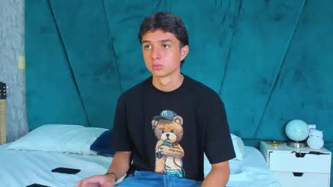Snapshot of ethanlowell chatting on 1, 2, 2025 ethanlowell online show from 1, 2, 2025