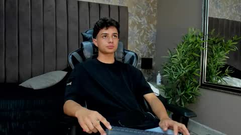 Snapshot of ethanlowell chatting on 15, 10, 2025 ethanlowell online show from 15, 10, 2025