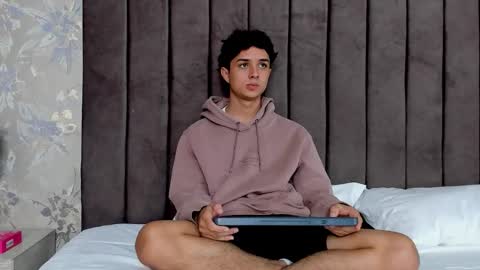 ethanlowell online show from 28, 11, 2025