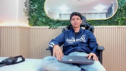 ethanlowell online show from 22, 12, 2025