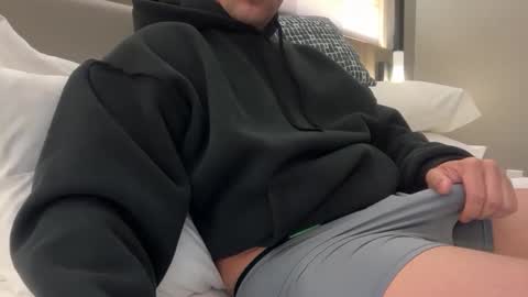 Snapshot of eu_dude chatting on 18, 11, 2025 eu_dude online show from 18, 11, 2025