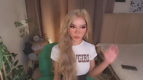 Snapshot of euphoric_goddess chatting on 20, 6, 2026 euphoric_goddess online show from 20, 6, 2026