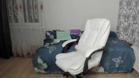 Snapshot of eva_7777 chatting on 8, 11, 2025 Eva online show from 8, 11, 2025