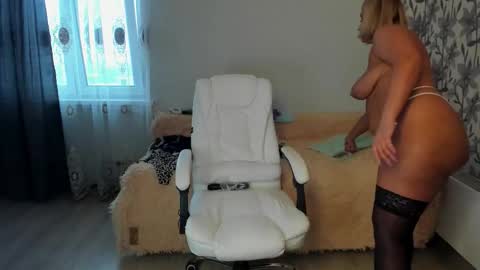 Snapshot of eva_7777 chatting on 5, 12, 2025 Eva online show from 5, 12, 2025