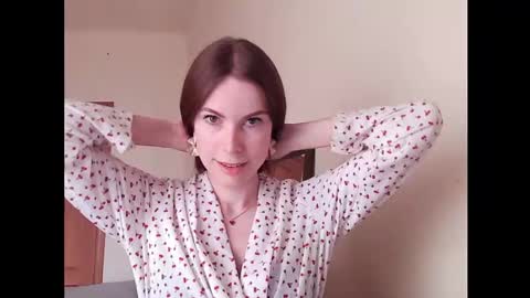 Snapshot of eva_cutesmile chatting on 26, 9, 2025 Eva online show from 26, 9, 2025