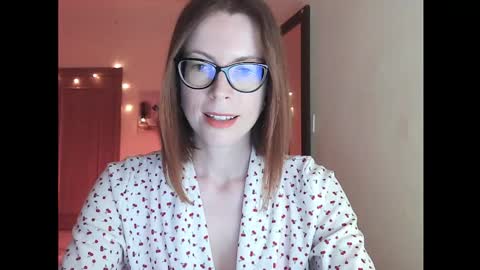 Snapshot of eva_cutesmile chatting on 16, 10, 2025 Eva online show from 16, 10, 2025
