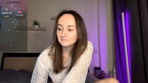 Snapshot of eva_elfis chatting on 16, 9, 2025 Eva online show from 16, 9, 2025