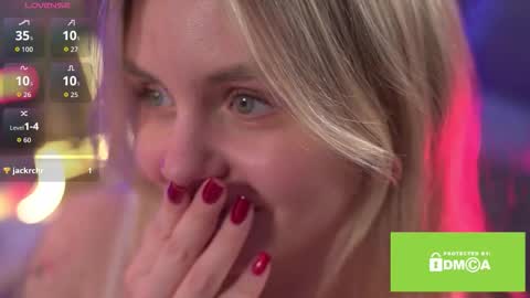 Snapshot of eva_eva00 chatting on 28, 11, 2025 Evienne online show from 28, 11, 2025