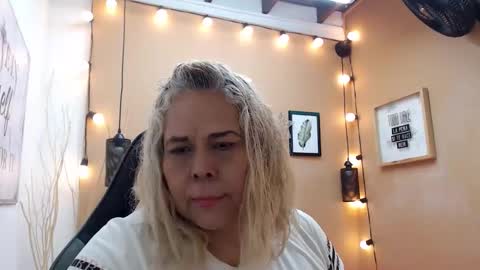 Snapshot of eva_love49 chatting on 8, 11, 2025 eva_love49 online show from 8, 11, 2025