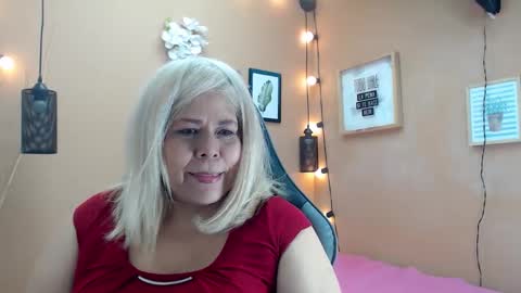 Snapshot of eva_love49 chatting on 11, 11, 2025 eva_love49 online show from 11, 11, 2025