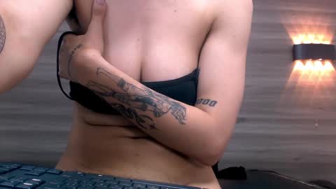 Eva cute online show from 5, 2, 2025