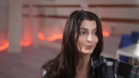 EVA  online show from 3, 1, 2025