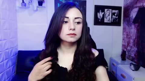 Snapshot of eva_rosell chatting on 12, 11, 2025 Eva online show from 12, 11, 2025