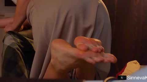 Hi there i am Eva and i wish create a nice community with you so join my Ticket Show for more pleasure online show from 30, 11, 2025