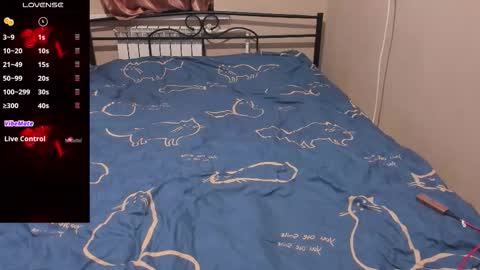 Snapshot of eva_zero chatting on 4, 12, 2025 Eva online show from 4, 12, 2025