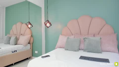 Snapshot of evaa__rose_ chatting on 7, 4, 2026 Eva online show from 7, 4, 2026