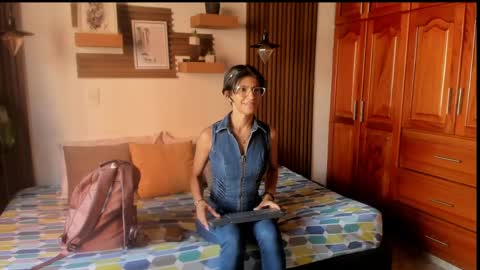 Snapshot of evaa_campbell chatting on 1, 6, 2026 Eva online show from 1, 6, 2026