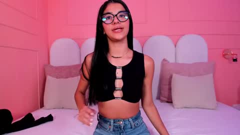 Snapshot of evaa_rose_ chatting on 21, 2, 2025 Eva online show from 21, 2, 2025
