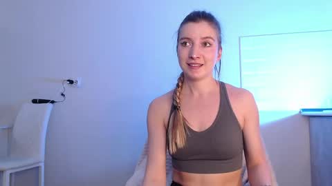 Snapshot of evahailey_ chatting on 29, 4, 2026 Eva online show from 29, 4, 2026