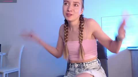 Snapshot of evahailey_ chatting on 6, 5, 2026 Eva online show from 6, 5, 2026