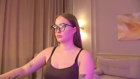 evahariss1 online show from 6, 10, 2025