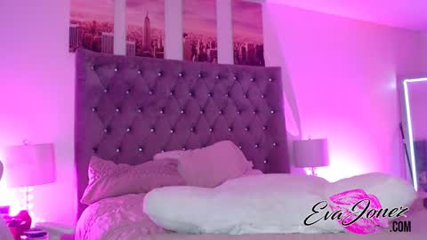 Eva online show from 10, 9, 2025