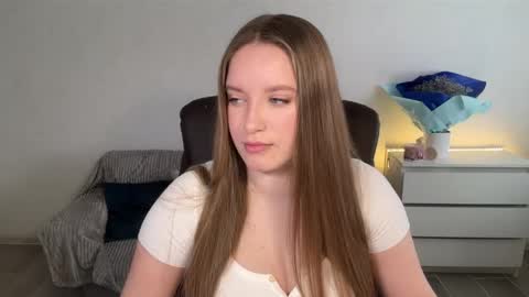 Snapshot of evajuly chatting on 29, 4, 2026 Eva online show from 29, 4, 2026