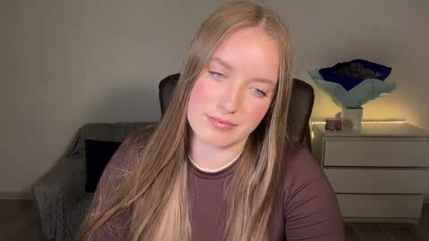 Snapshot of evajuly chatting on 6, 5, 2026 Eva online show from 6, 5, 2026