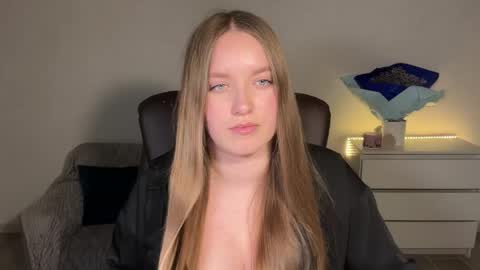 Snapshot of evajuly chatting on 14, 5, 2026 Eva online show from 14, 5, 2026