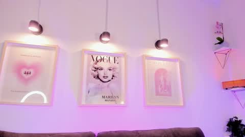 Evan voss  help me get 200 likesindependent model online show from 12, 11, 2025