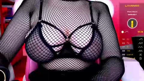 Streams schedule Wed Thursday Friday Saturday Sunday 1100-1700GMT Monday and Tuesday Day offs online show from 19, 4, 2026