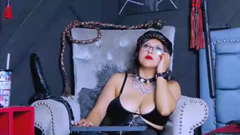 Miss Evangeline    online show from 25, 6, 2026