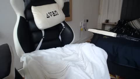 Evan online show from 28, 2, 2025