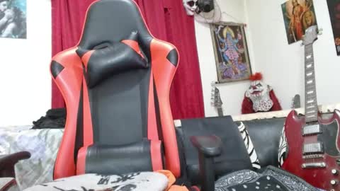 evans_xy online show from 25, 4, 2026