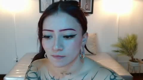 Evanssa lx online show from 20, 4, 2026