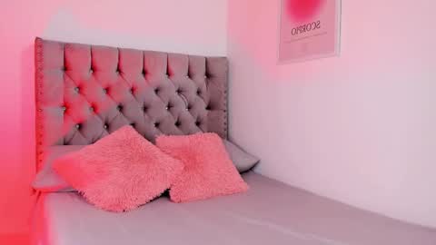 Eva Olimpo online show from 11, 11, 2025