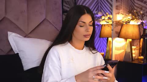 EvaRhea online show from 10, 11, 2025