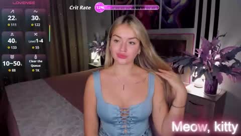 Snapshot of evarider chatting on 5, 11, 2025 EvaRider online show from 5, 11, 2025