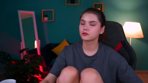 Snapshot of evathopson chatting on 24, 1, 2025 Eva next stream - - 1600 UTC2000 online show from 24, 1, 2025