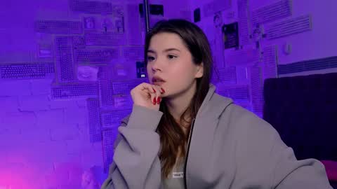 Snapshot of evathopson chatting on 6, 2, 2025 Eva next stream - - 1600 UTC2000 online show from 6, 2, 2025