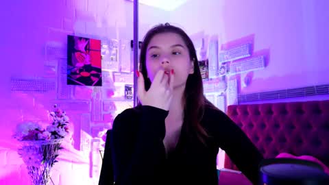 Snapshot of evathopson chatting on 13, 2, 2025 Eva next stream - - 1600 UTC2000 online show from 13, 2, 2025