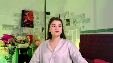 Snapshot of evathopson chatting on 8, 3, 2025 Eva next stream - - 1600 UTC2000 online show from 8, 3, 2025